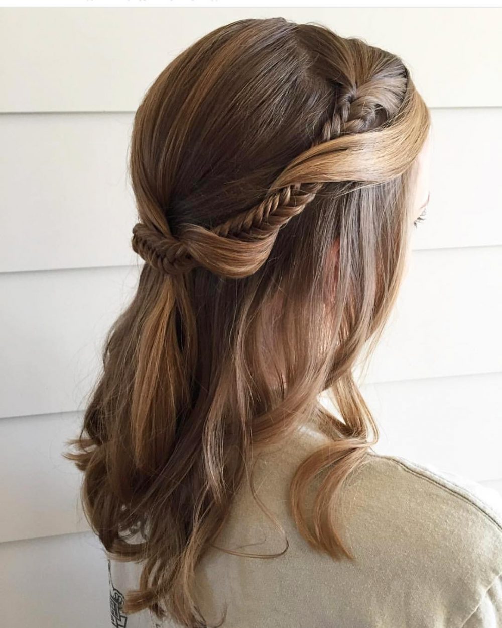 33 Super Easy Updos for Beginners to Try in 2025