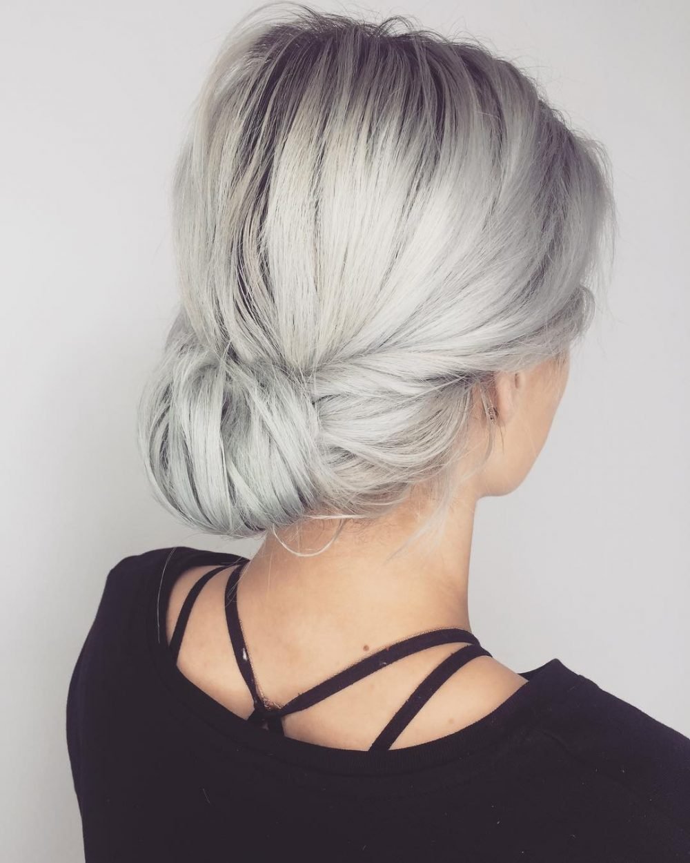 33 Super Easy Updos for Beginners to Try in 2025