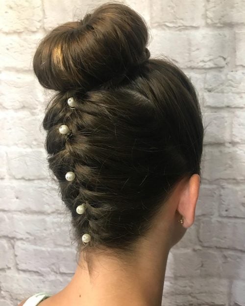 33 Super Easy Updos for Beginners to Try in 2025