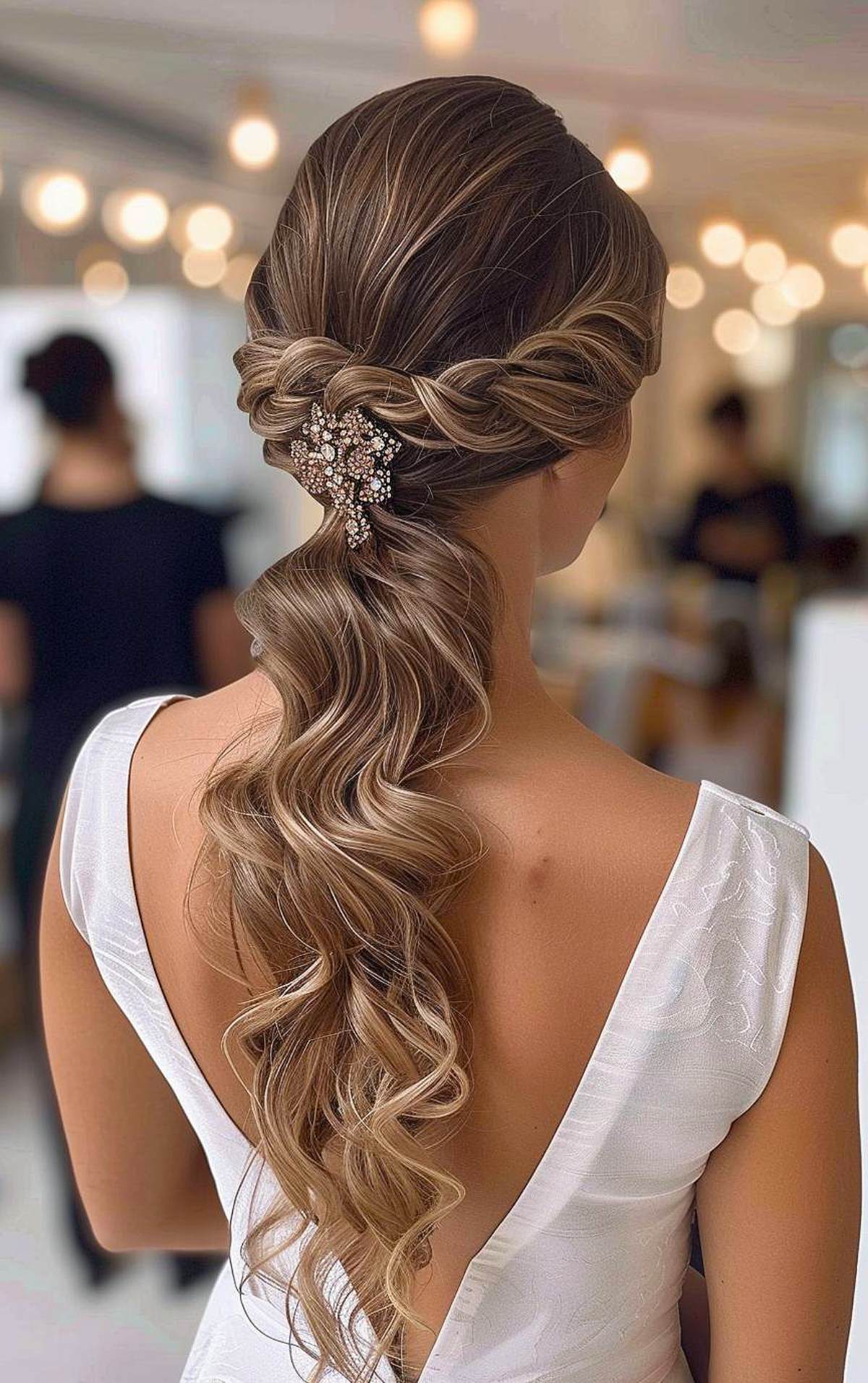 15 Elegant Formal Curly Hairstyles This 2025