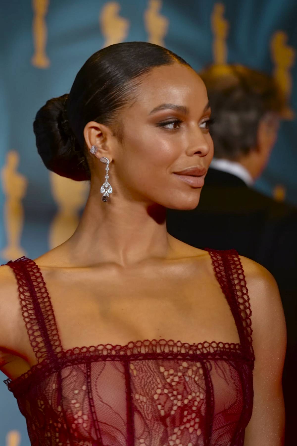 15+ Glam Hairstyles to Make You Feel Red Carpet-Ready in 2025