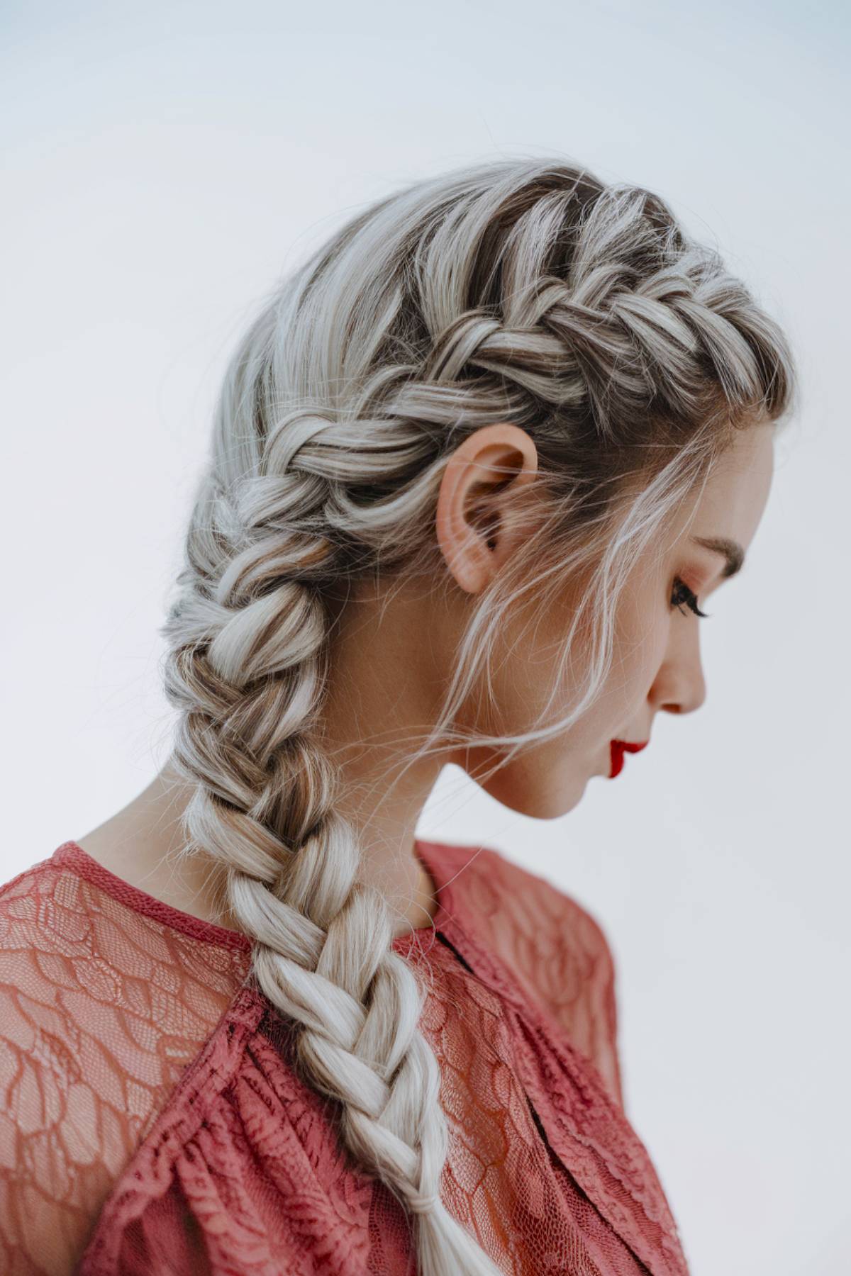 15+ Glam Hairstyles to Make You Feel Red Carpet-Ready in 2025