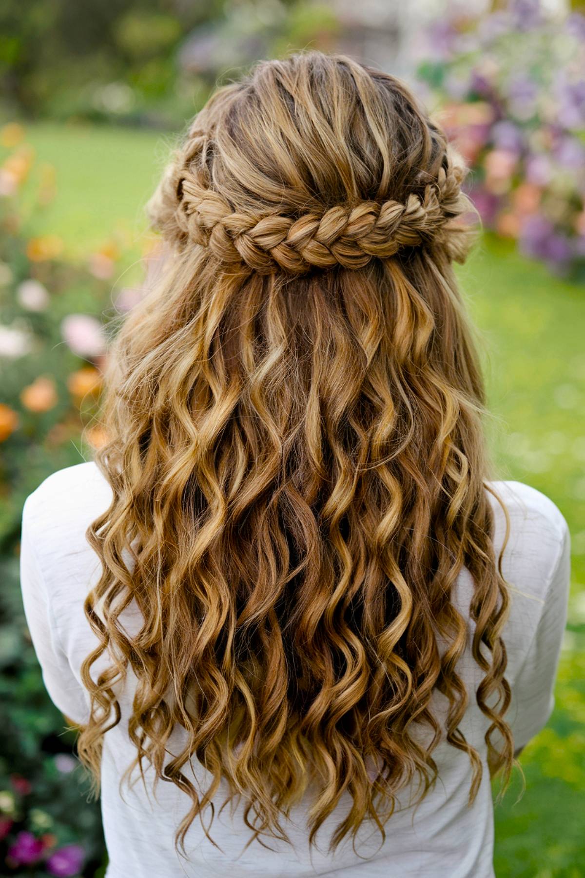 15+ Glam Hairstyles to Make You Feel Red Carpet-Ready in 2025