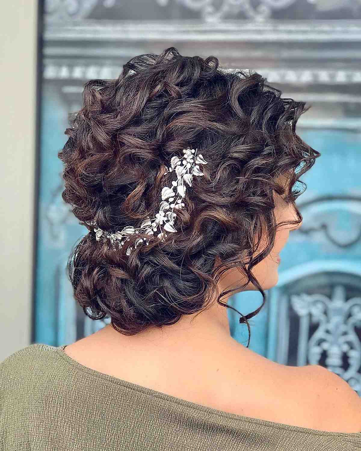 33 Easy & Cute Curly Hair Updos in Trending in 2025