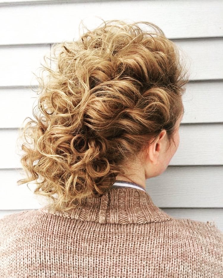 33 Easy & Cute Curly Hair Updos in Trending in 2025