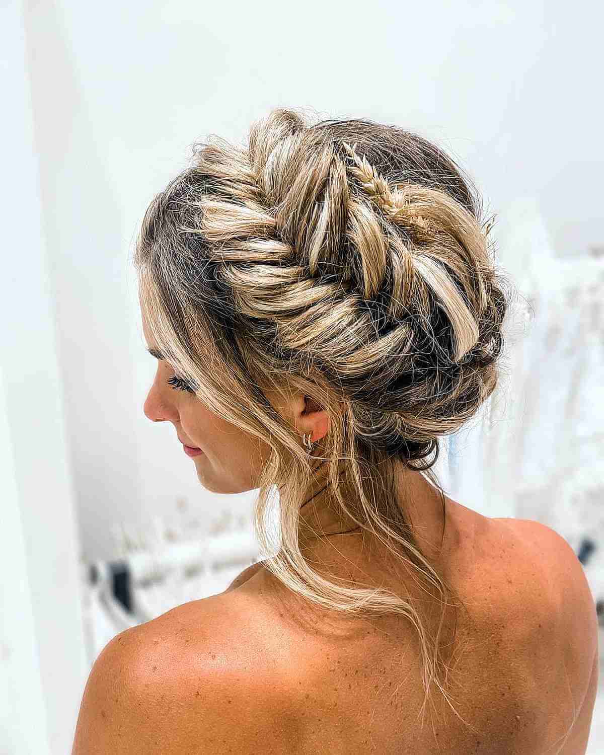 Updos for Long Hair – Cute &amp; Easy Updos for 2025