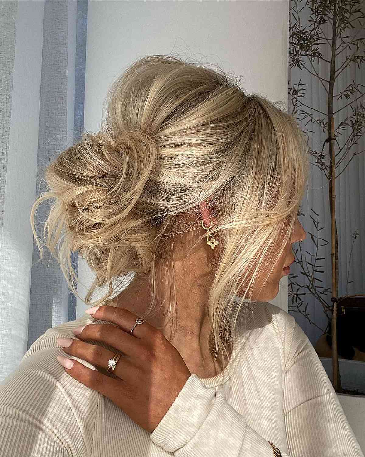 Updos for Long Hair – Cute &amp; Easy Updos for 2025