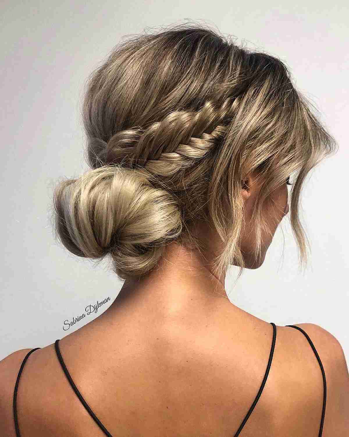 Updos for Long Hair – Cute &amp; Easy Updos for 2025