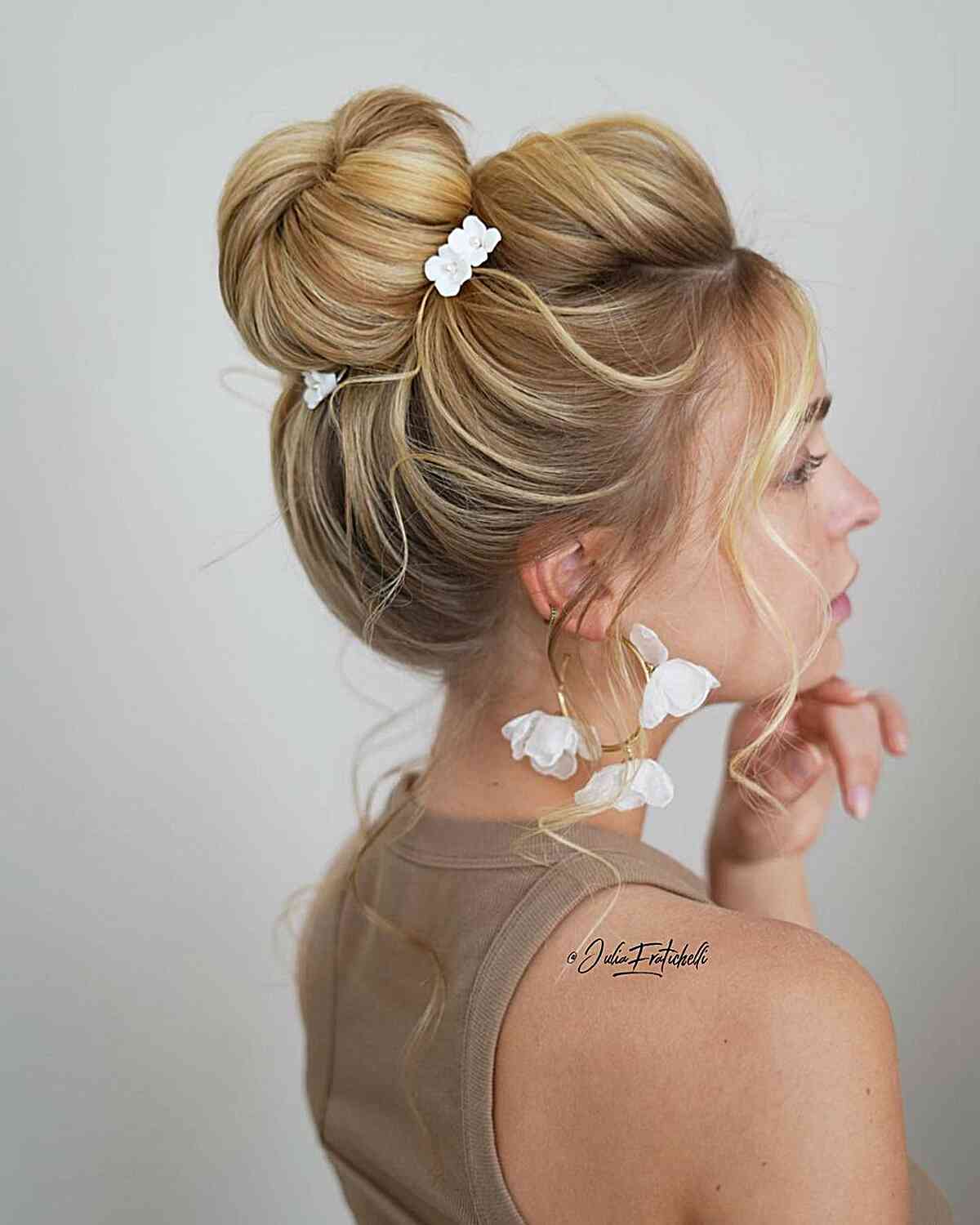 Updos for Long Hair – Cute &amp; Easy Updos for 2025