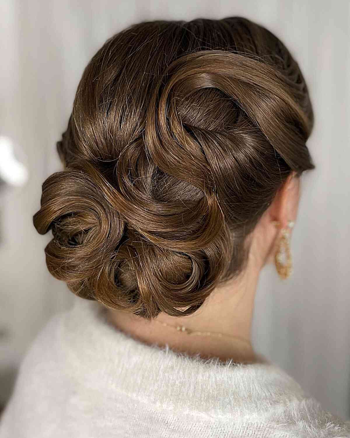 Updos for Long Hair – Cute &amp; Easy Updos for 2025