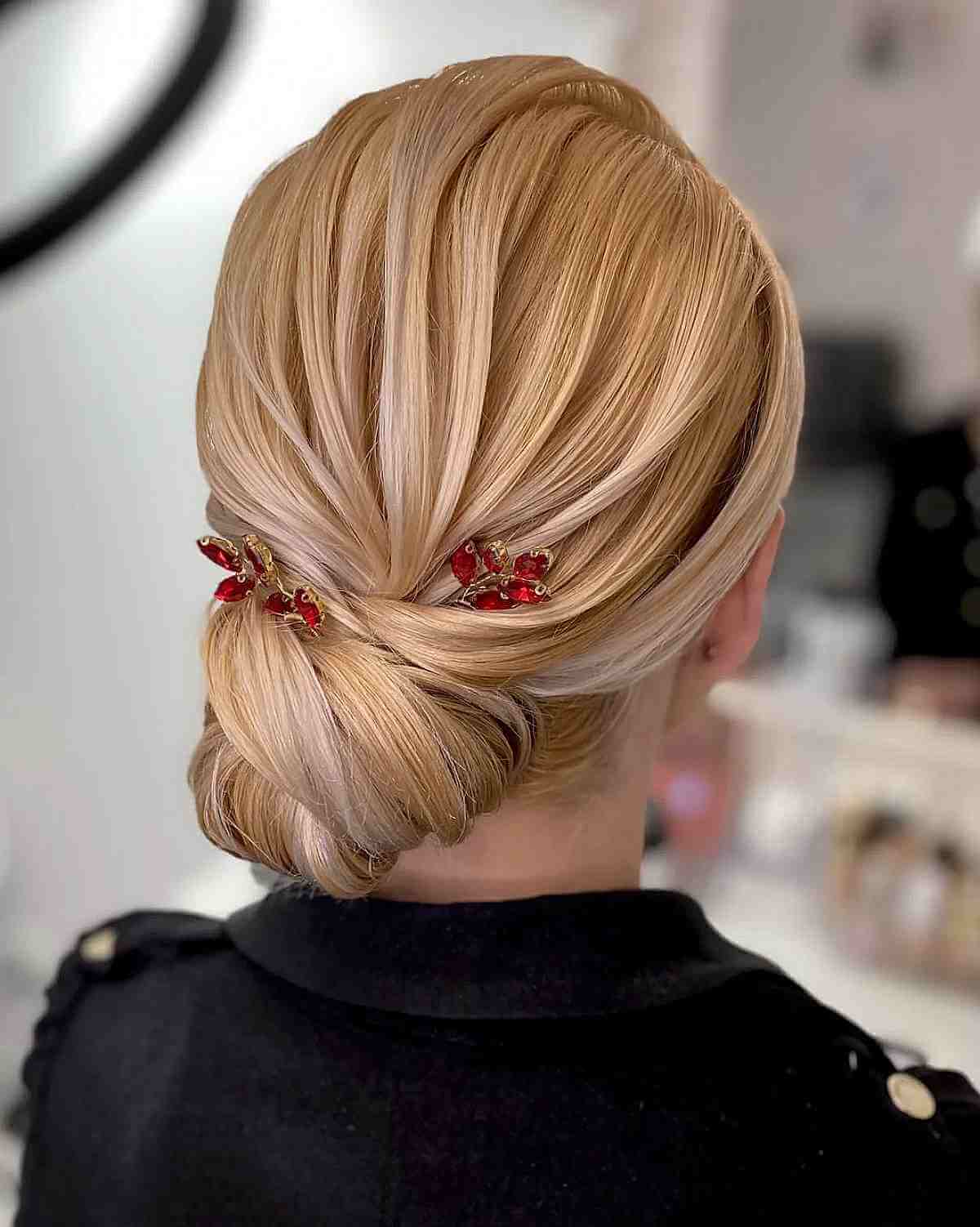 Updos for Long Hair – Cute &amp; Easy Updos for 2025