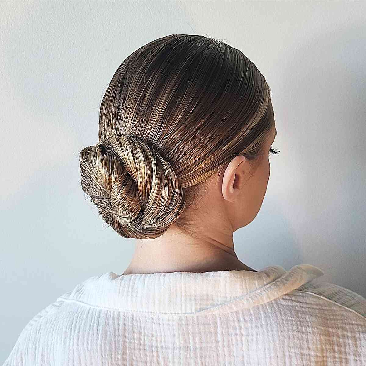 Updos for Long Hair – Cute &amp; Easy Updos for 2025