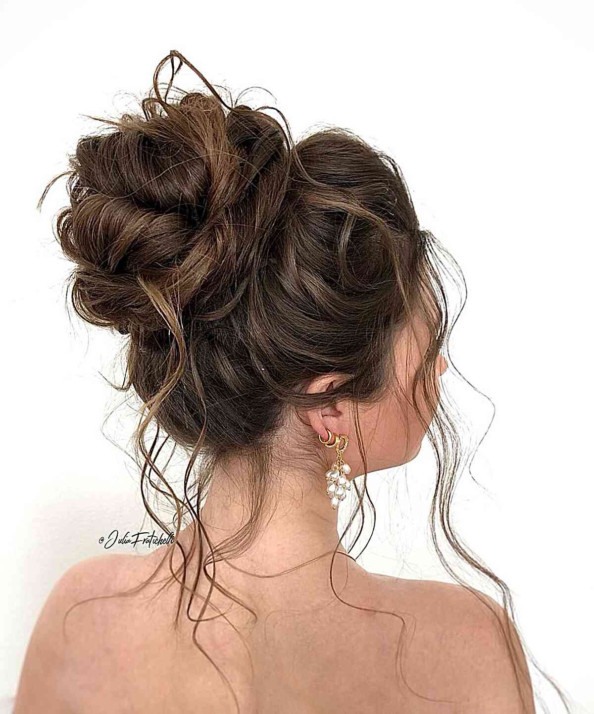 Updos for Long Hair – Cute &amp; Easy Updos for 2025