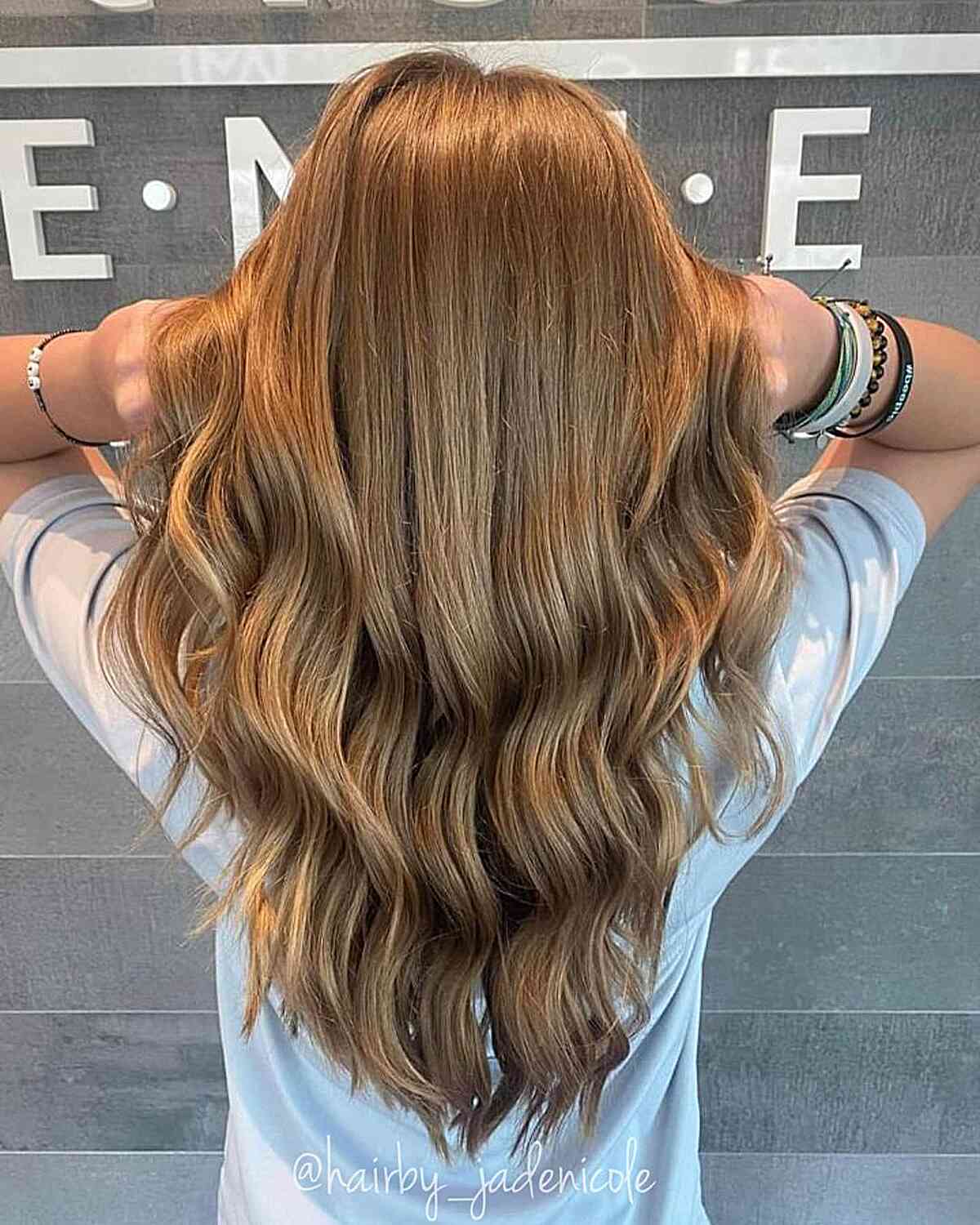 40 V-Cut on Long Hair Ideas for That Trendy V Shape Look