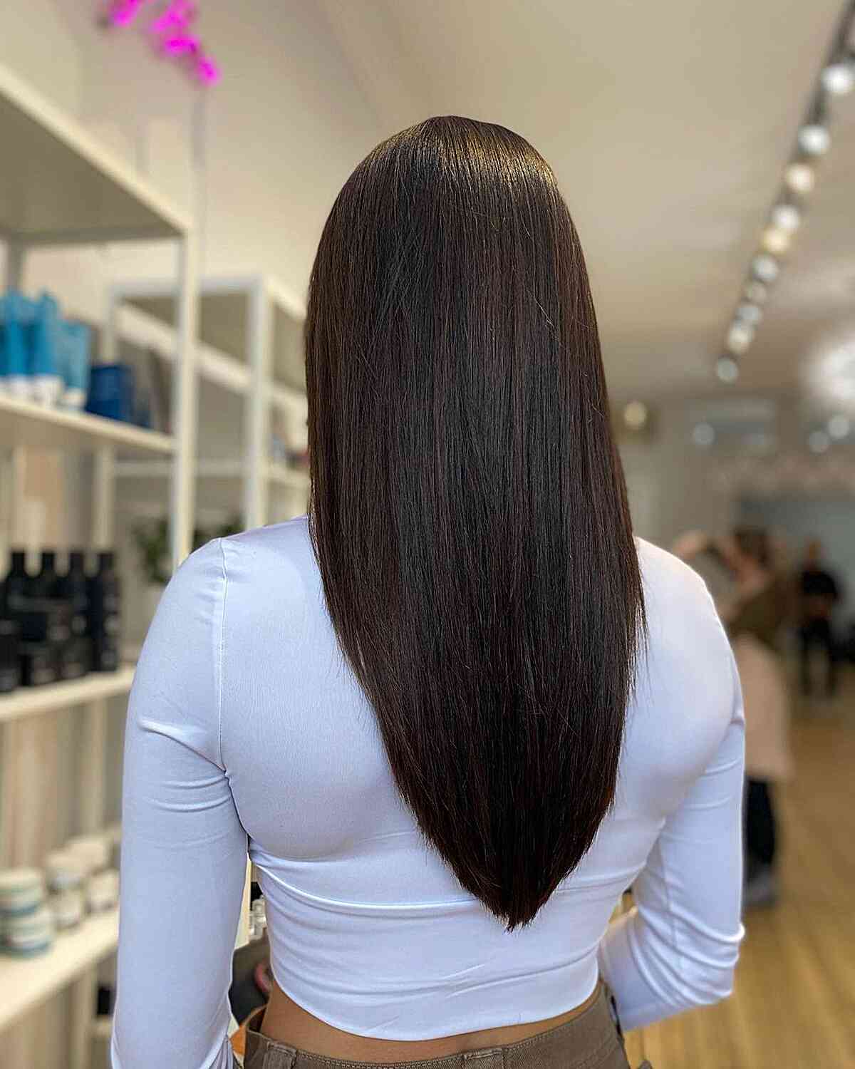 40 V-Cut on Long Hair Ideas for That Trendy V Shape Look