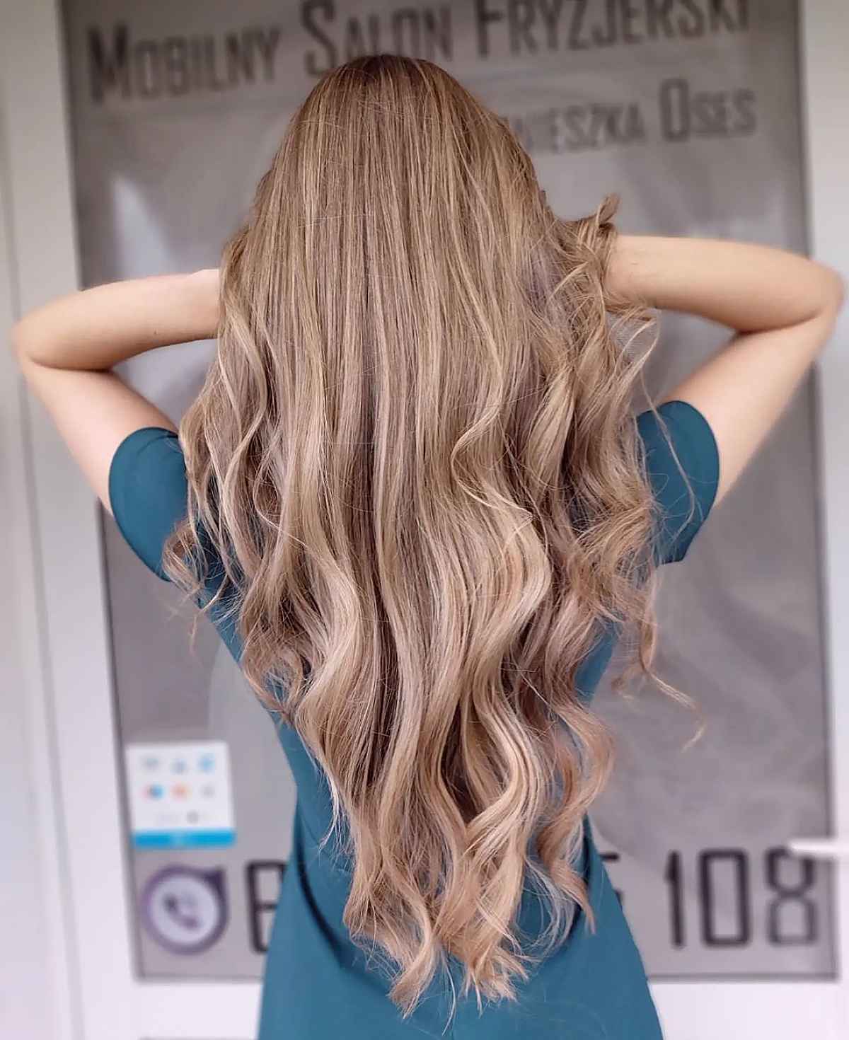 40 V-Cut on Long Hair Ideas for That Trendy V Shape Look