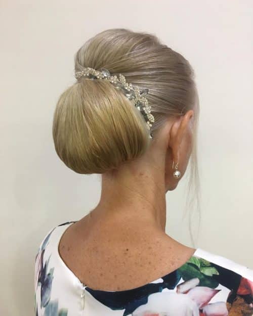 19 Trendy & Easy Long Hairstyles for Women Over 50