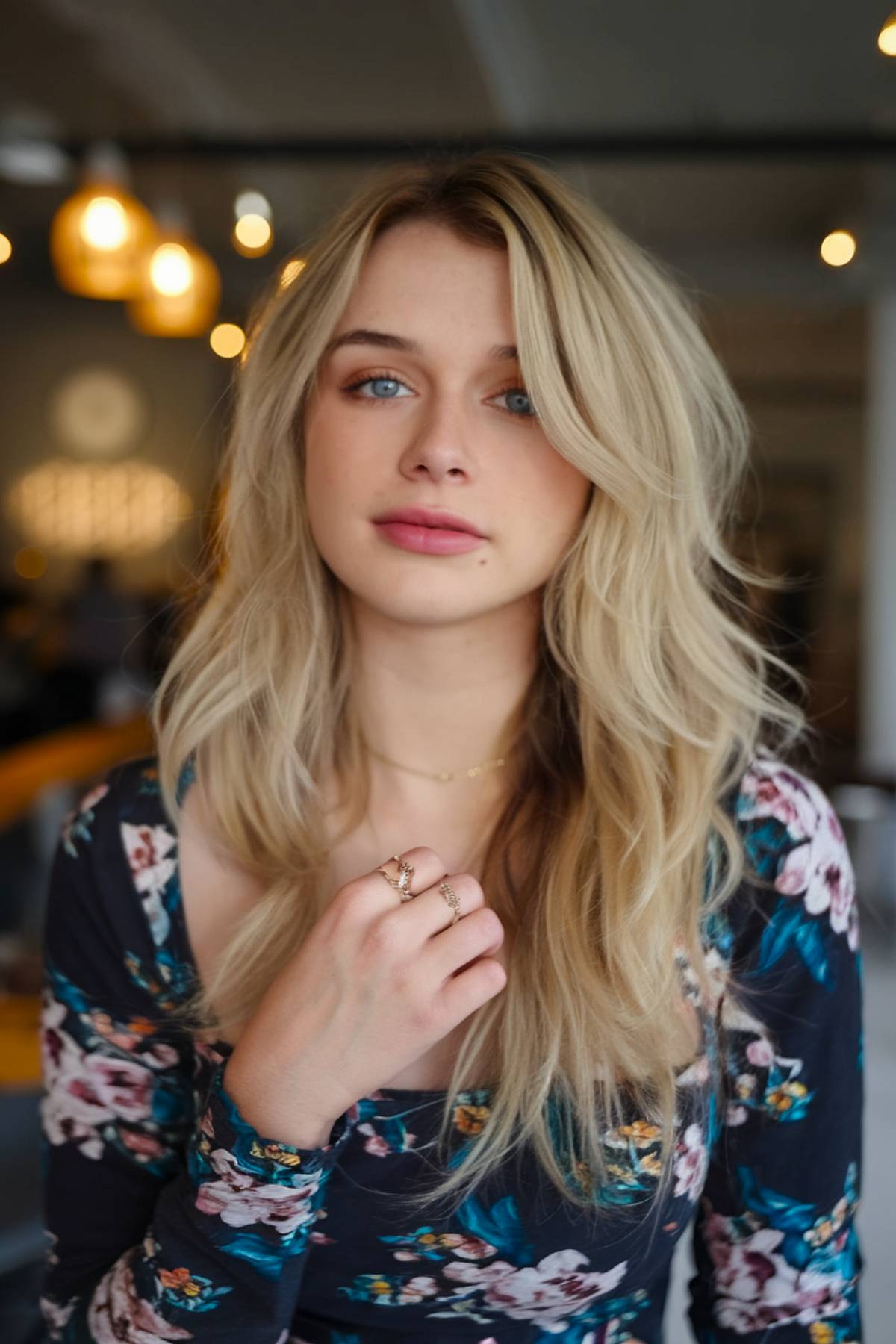 15+ Long Hairstyles with Side Parts You Have to See in 2025