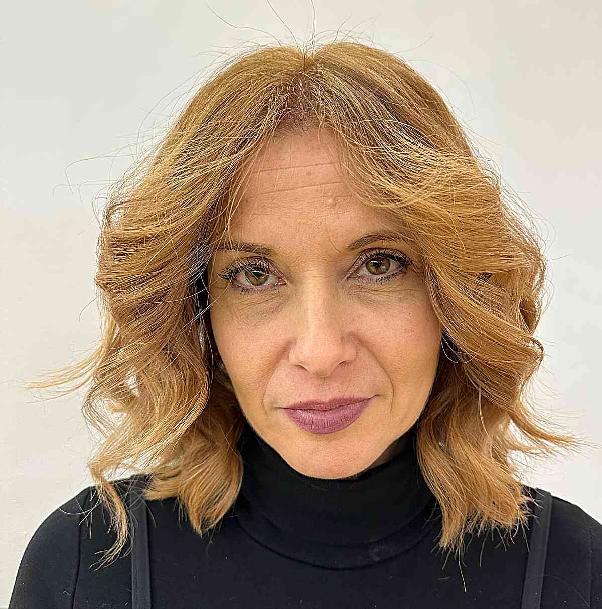 54 Youthful Medium-Length Hairstyles for Women Over 50