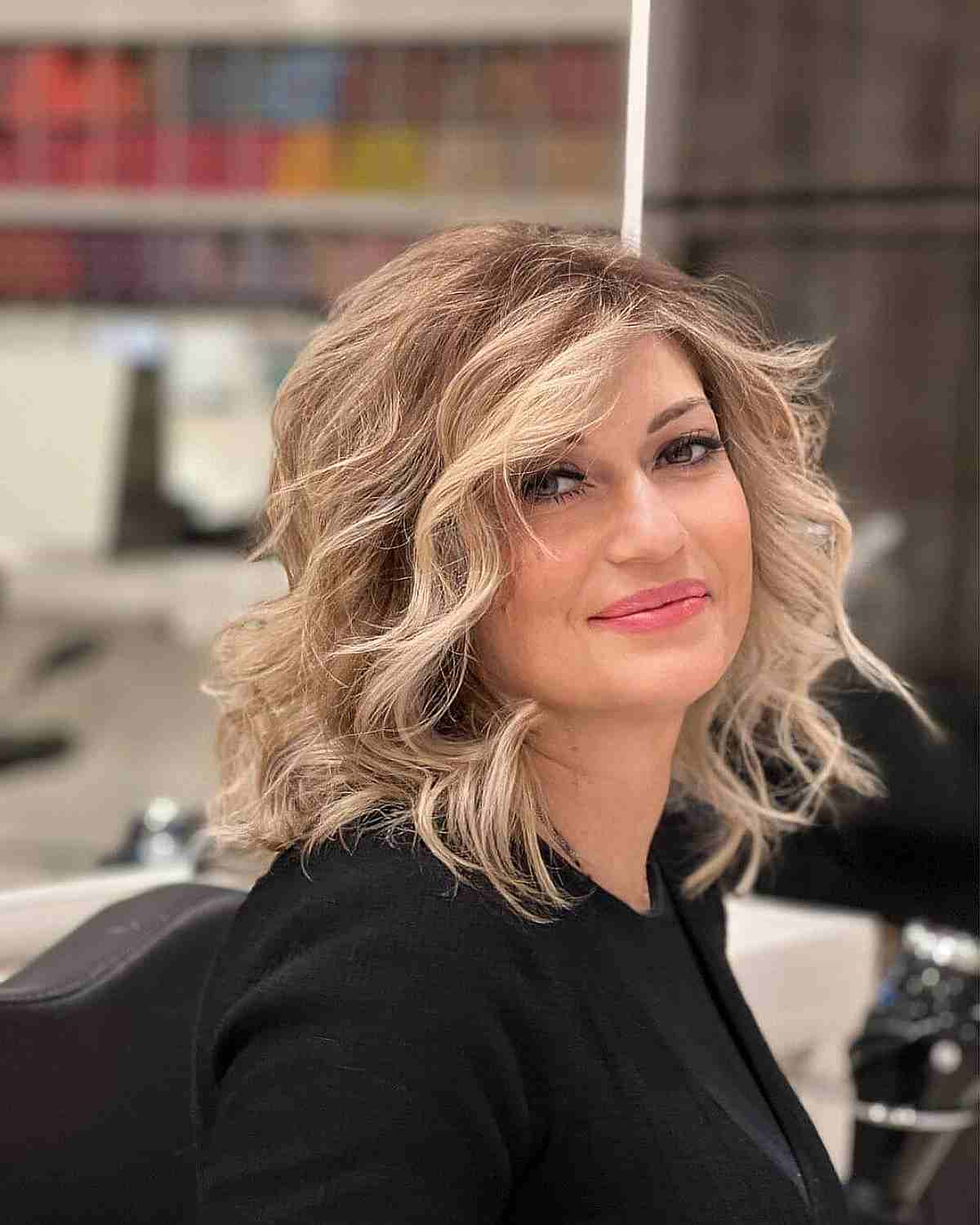 54 Youthful Medium-Length Hairstyles for Women Over 50