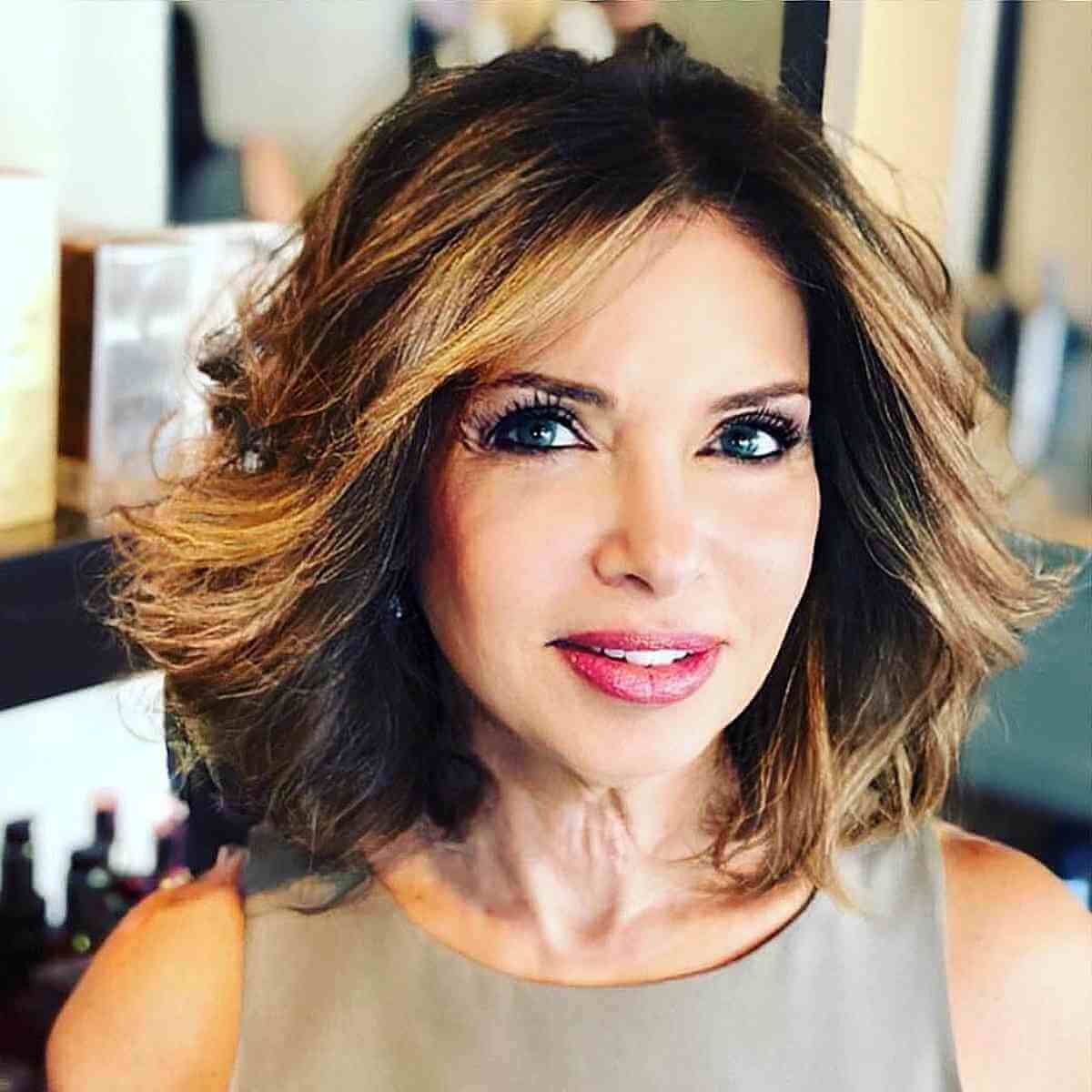 54 Youthful Medium-Length Hairstyles for Women Over 50