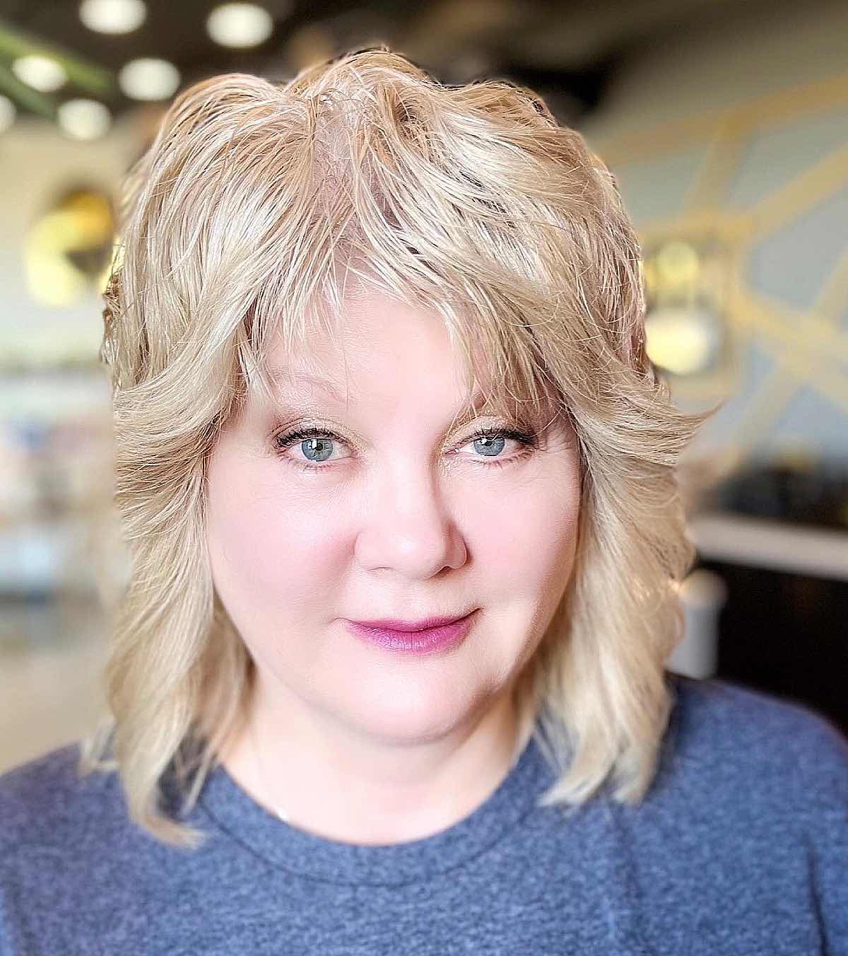 54 Youthful Medium-Length Hairstyles for Women Over 50