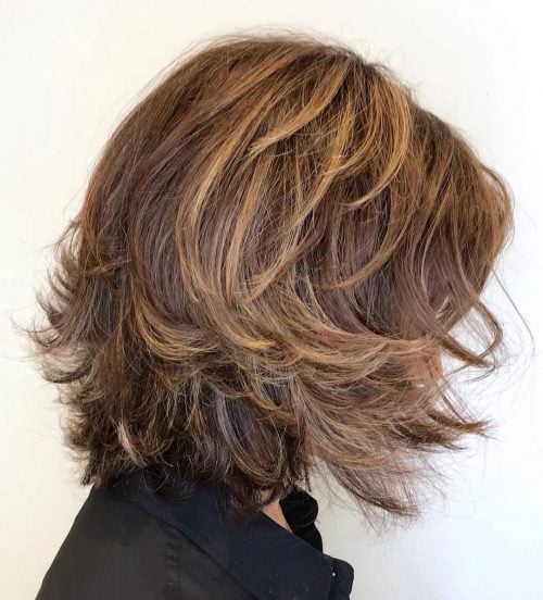 54 Youthful Medium-Length Hairstyles for Women Over 50