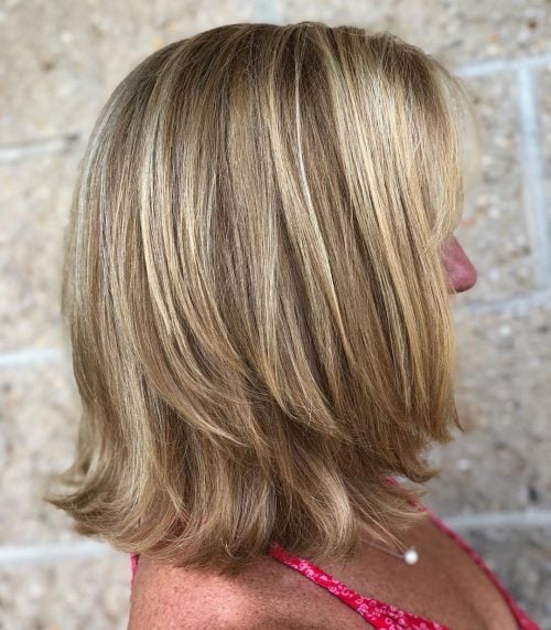 54 Youthful Medium-Length Hairstyles for Women Over 50
