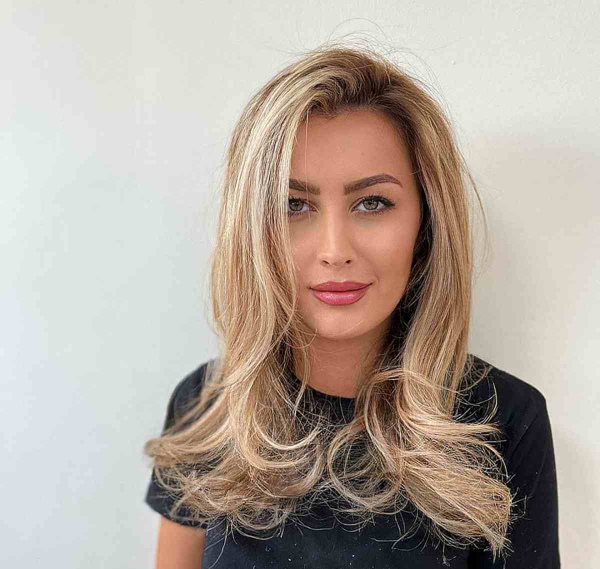 Medium Blonde Hair Color Ideas – 31 Trending Ideas for 2025