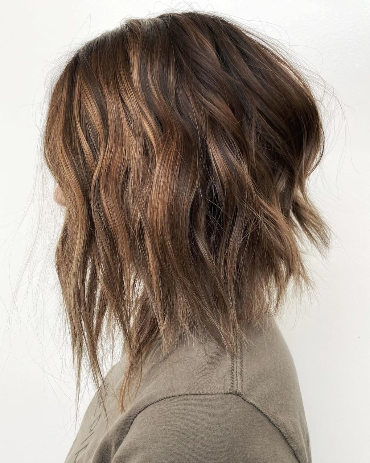 25 Best Medium Inverted Bob Haircut Ideas for Mid-Length Hair
