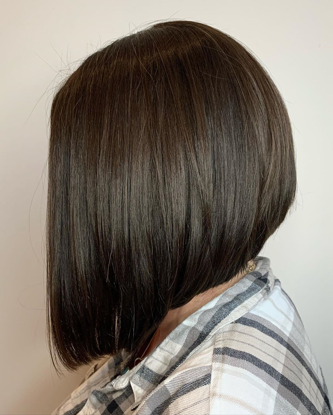 25 Best Medium Inverted Bob Haircut Ideas for Mid-Length Hair