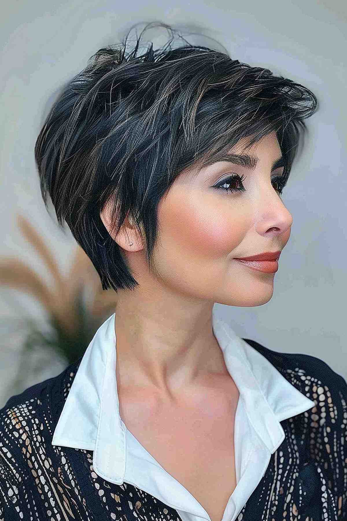 39 Low-Maintenance Medium-Length Haircuts for Busy Women