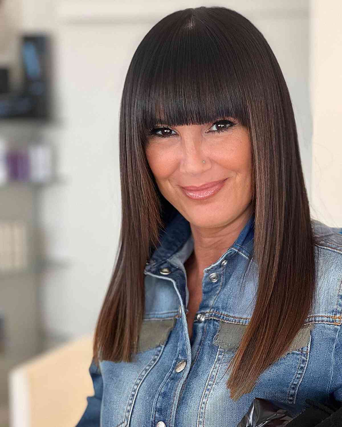 62 Best Medium-Length Haircuts for Women Over 40