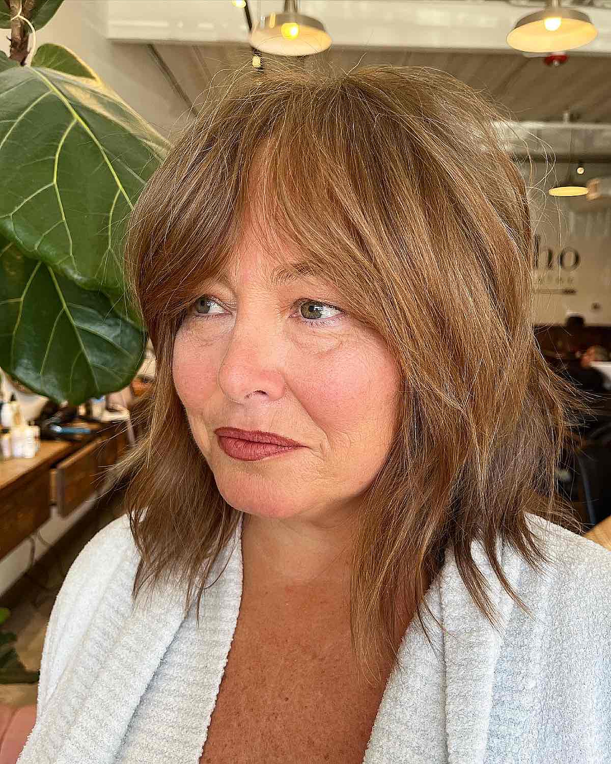 25 Stylish & Easy Medium-Length Hairstyles for Ladies in Their 60s
