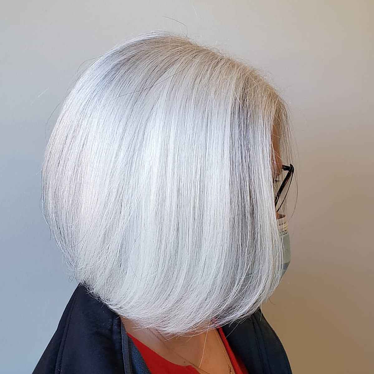 25 Stylish & Easy Medium-Length Hairstyles for Ladies in Their 60s