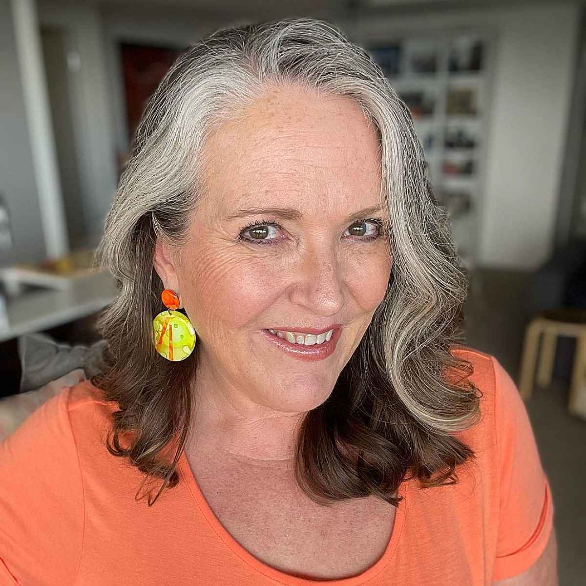 25 Stylish & Easy Medium-Length Hairstyles for Ladies in Their 60s