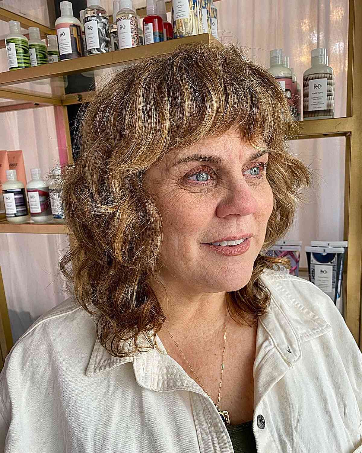 24 Modern Medium Shaggy Hairstyles Women Over 60 Can Pull Off