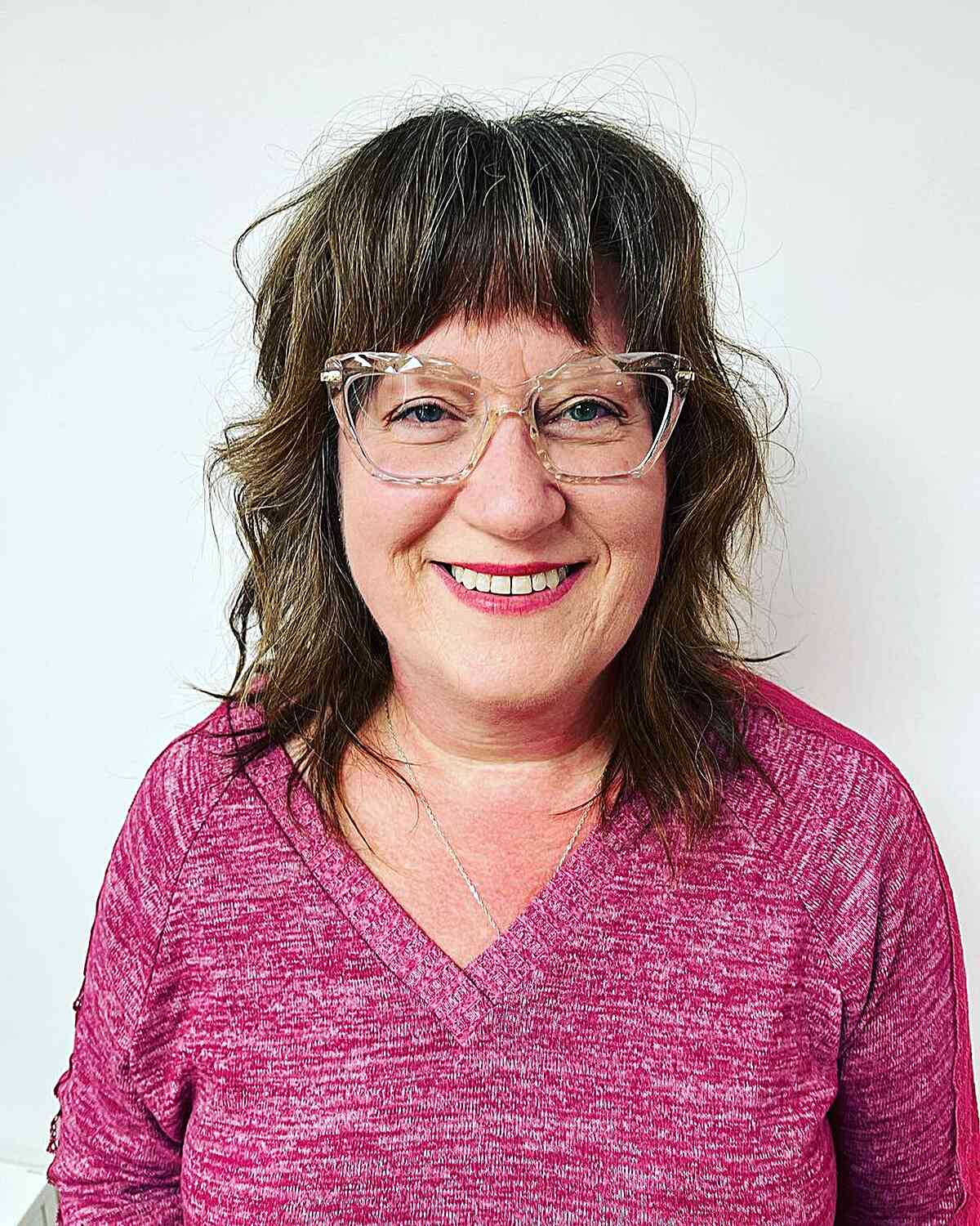 24 Modern Medium Shaggy Hairstyles Women Over 60 Can Pull Off