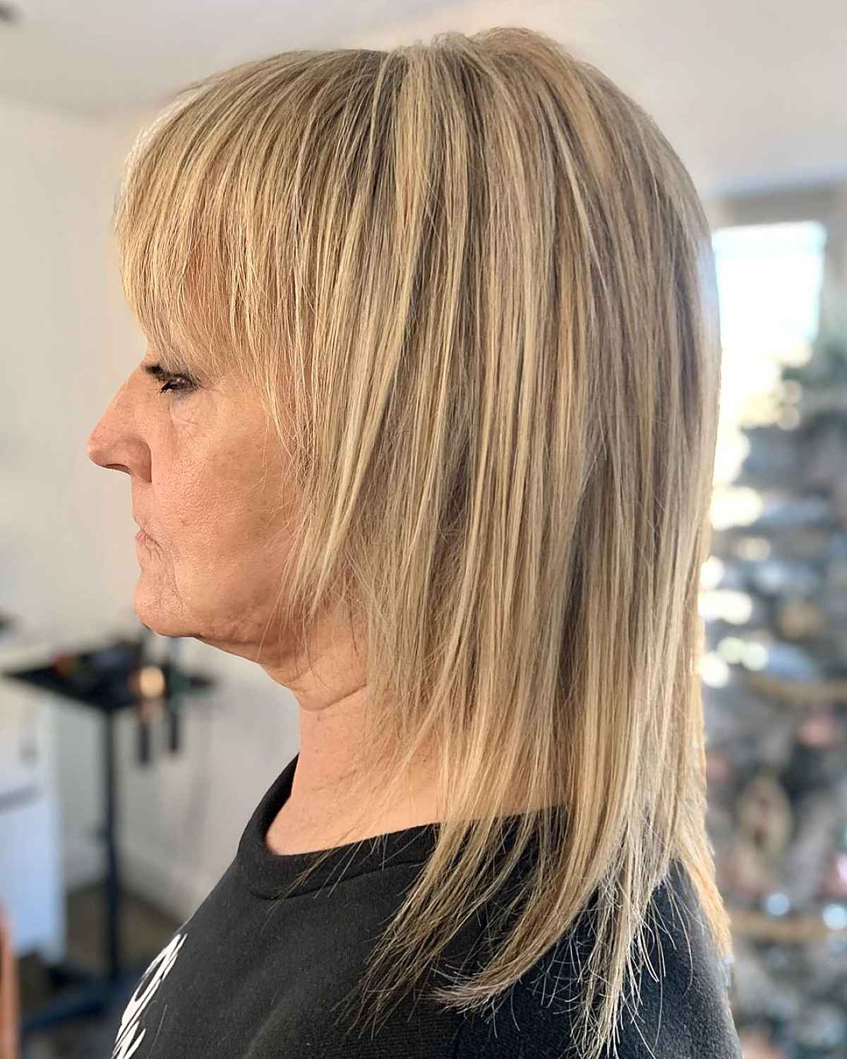 24 Modern Medium Shaggy Hairstyles Women Over 60 Can Pull Off