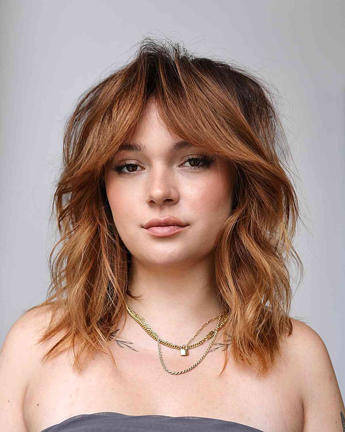 38 Coolest Shoulder-Length Hair with Curtain Bangs You’ve Gotta See