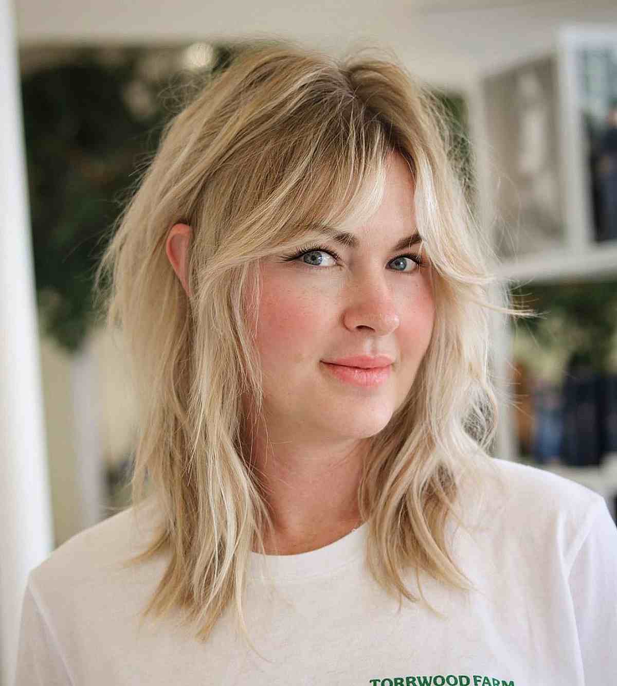 38 Coolest Shoulder-Length Hair with Curtain Bangs You’ve Gotta See