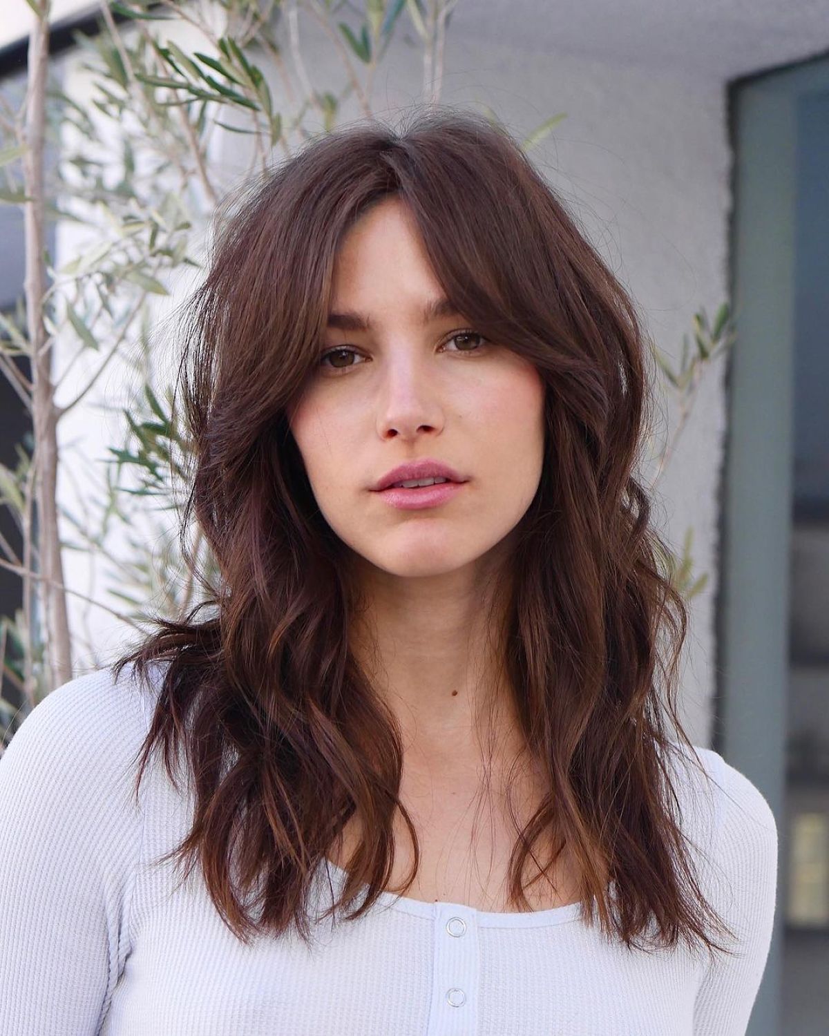 38 Coolest Shoulder-Length Hair with Curtain Bangs You’ve Gotta See
