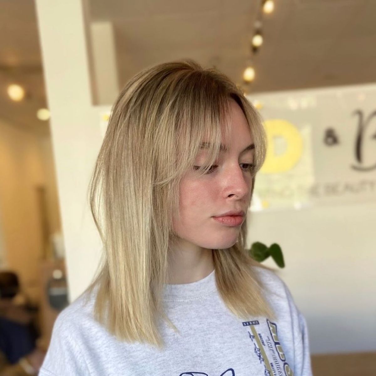 38 Coolest Shoulder-Length Hair with Curtain Bangs You’ve Gotta See