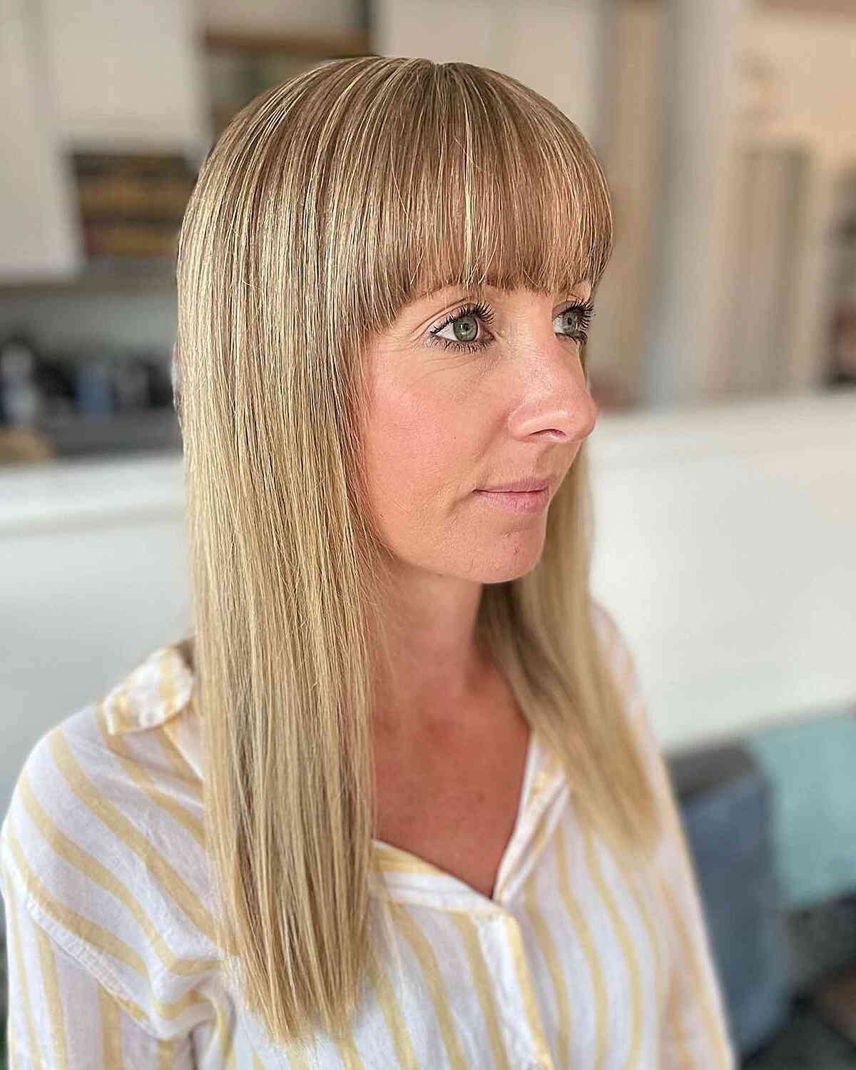 45 Best Ways to Style Shoulder-Length, Straight Hair for a Modern Look