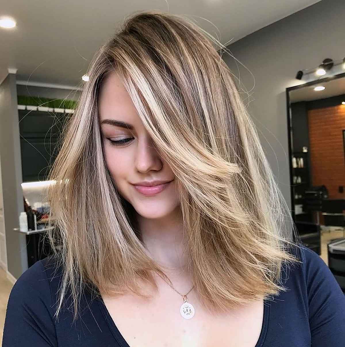 45 Best Ways to Style Shoulder-Length, Straight Hair for a Modern Look