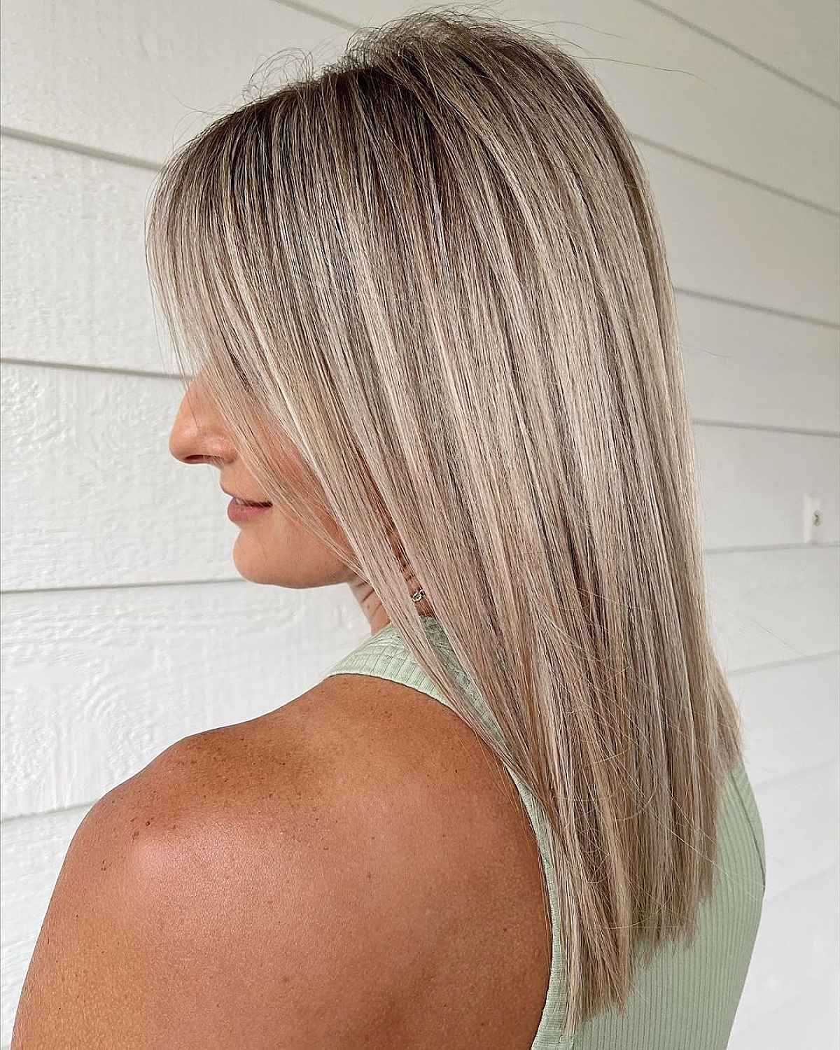 45 Best Ways to Style Shoulder-Length, Straight Hair for a Modern Look