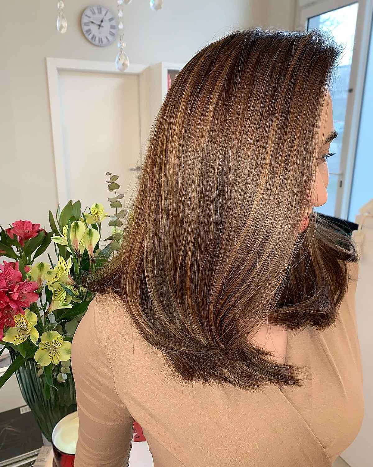 45 Best Ways to Style Shoulder-Length, Straight Hair for a Modern Look