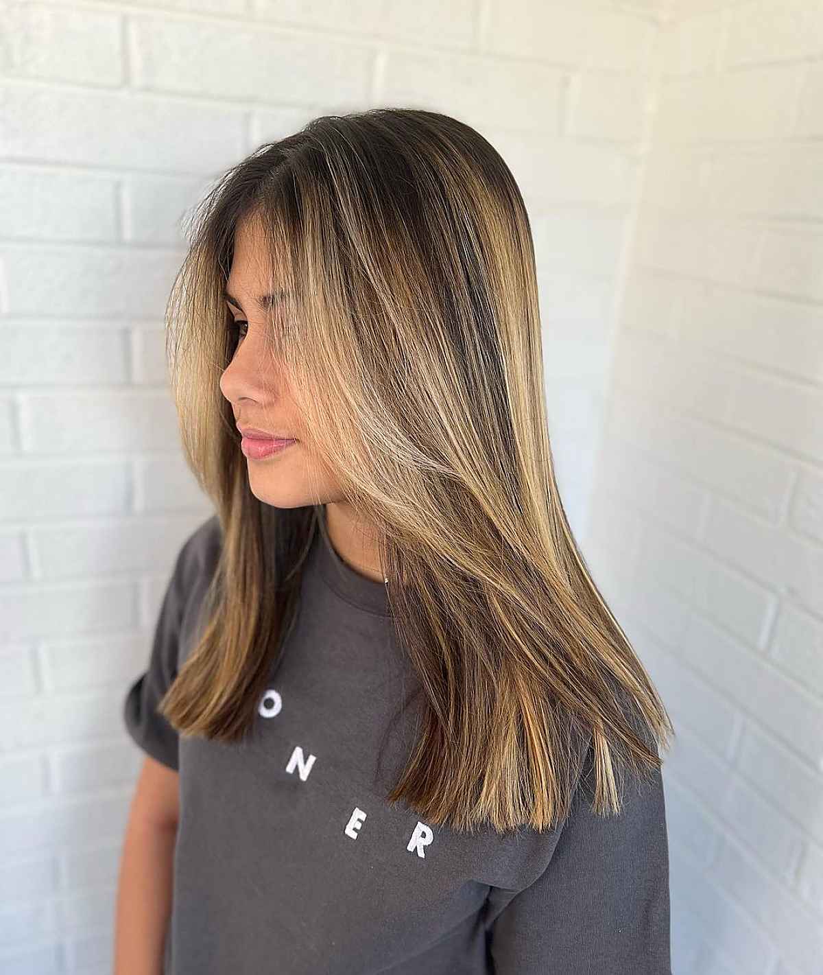 45 Best Ways to Style Shoulder-Length, Straight Hair for a Modern Look