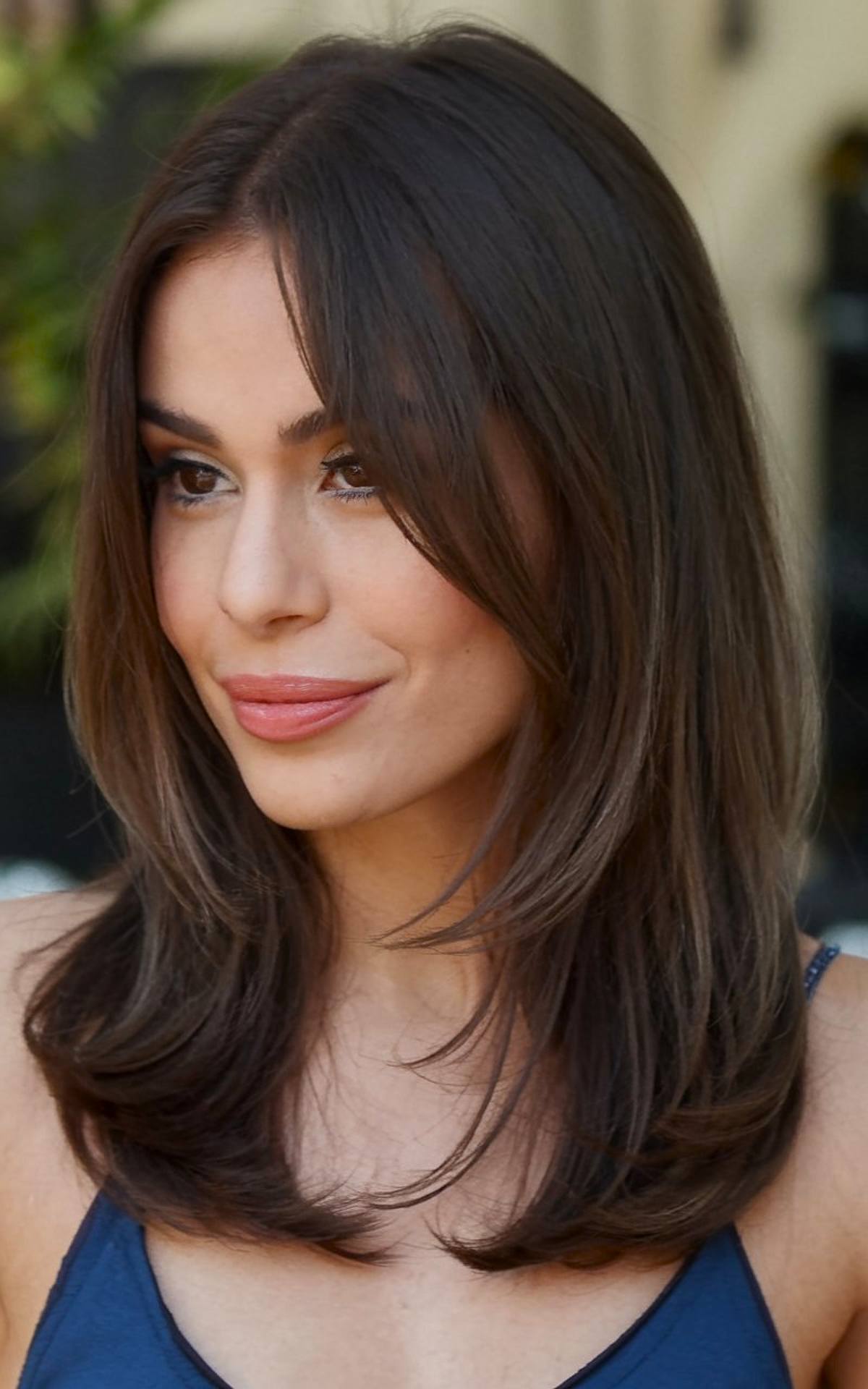 25+ Marvelous Hairstyles for Medium-Length Hair in 2025
