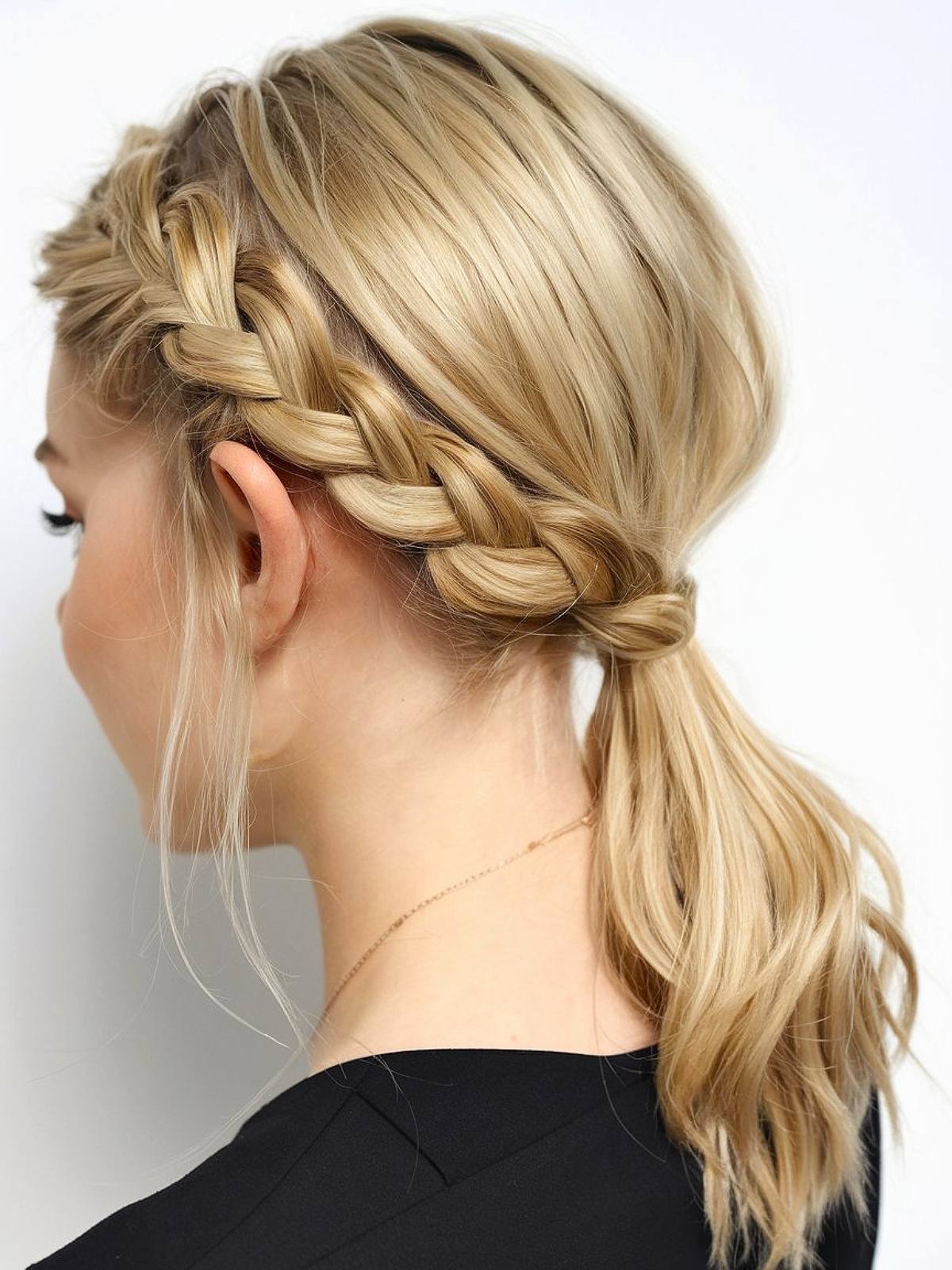 25+ Marvelous Hairstyles for Medium-Length Hair in 2025